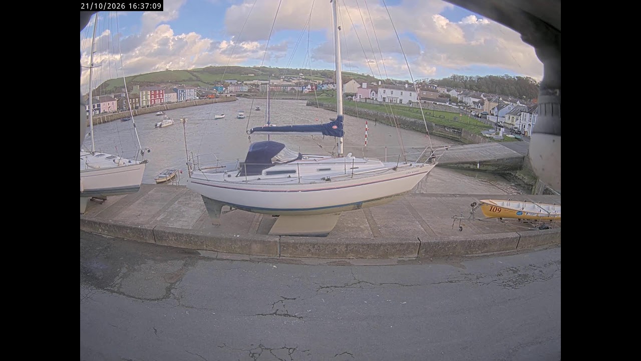 Live webcam view of Aberaeron Harbour and Painted Houses