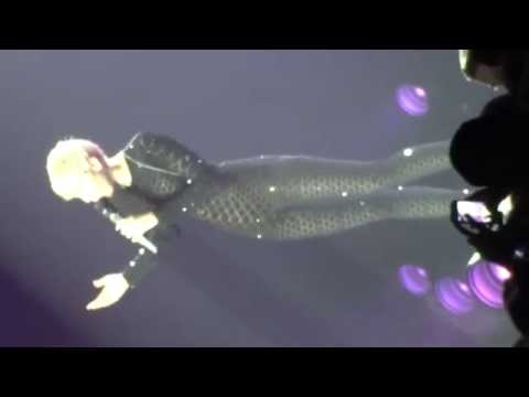 Miley Cyrus - Floyd Speech + Lucy In The Sky + Drive BANGERZ TOUR COLOGNE