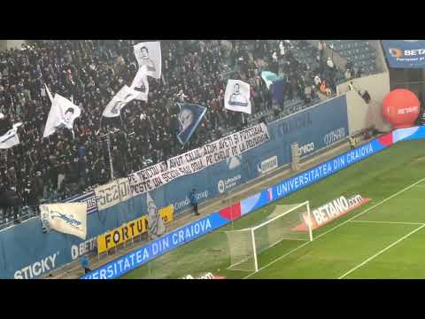 AVALANSA DE IRONII LA CS UNIVERSITATEA - FCU CRAIOVA! CE MESAJE AU AVUT CELE DOUA PELUZE