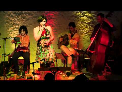 Marie Busato en concert aux clos.flv