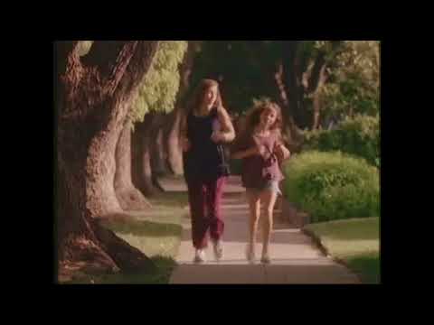 7th Heaven | Lucy and Mary Talks About Boys | S1E1
