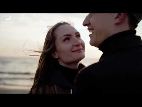 Romantic Moments - Love on the Beach