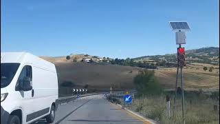 attenzione-lungo-ponte-gonnella-a-chi-non-rispetta-il-semaforo-e-ai-cani-vaganti