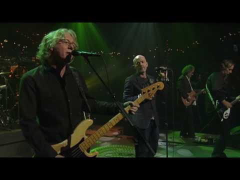 Videoclip de Fall On Me (Live) — R.E.M.