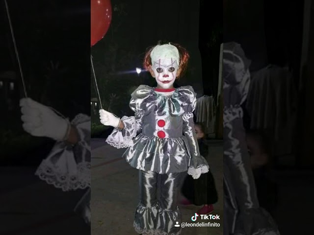 Vídeo relacionado con Funidelia Disfraz Oficial de Joker para niño, Incluye chaqueta, chaleco con cuello y corbata y pantalón, Talla 10-12 años Superhéroes, DC Comics - Traje para niños para fiestas, Carnaval y Halloween