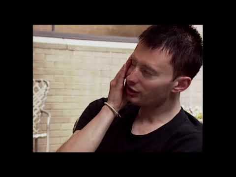 Thom Yorke, recording session of Rabbit In Your Headlights + interview (1997)