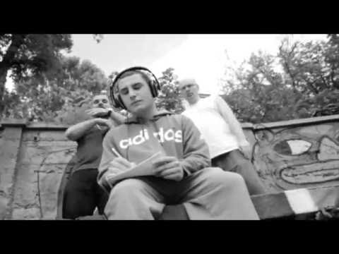 Khan ft. Target // Uno Momento // Official Video