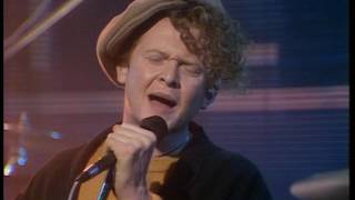 Simply Red - Holding Back The Years (Live BBC Whistle Test 1985)