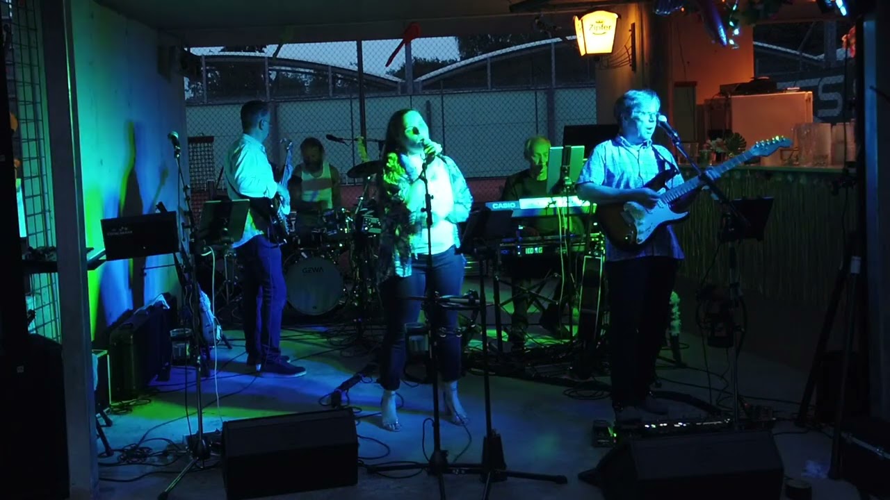 Walking on sunshine - Kathrina & the Waves /   Liveband Copacabana