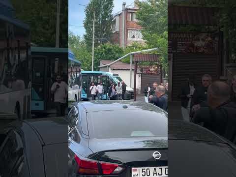 Բիրտ ուժ կիրառելով բերման են ենթարկում քաղաքացիներին