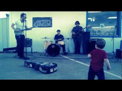 Burntsienna Trio - Makes Kid Dance