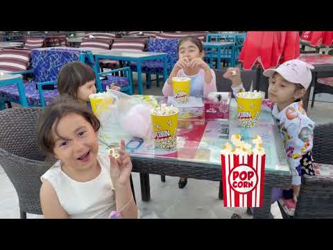 Wakra Souq Qatar 2022. Maryam, Mubina and friends