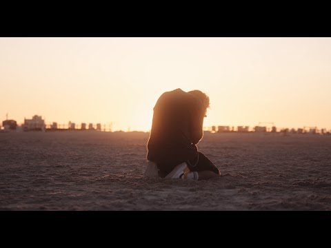 JSUNT & J0RN - Million Miles (feat. Andrea Renzullo) [Official Music Video]