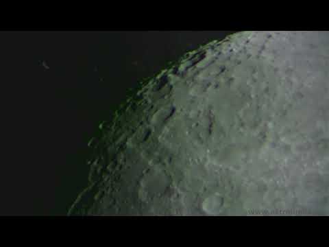 Mond in einer vollen Pracht