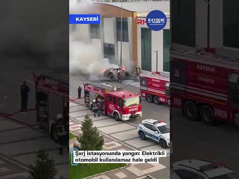 Şarj istasyonunda yangın: Elektrikli otomobil kullanılamaz hale geldi