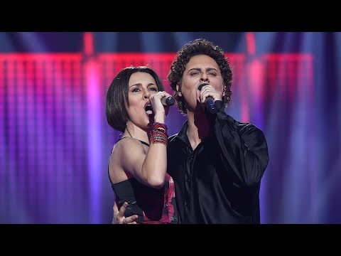 Andrea Guasch y Rosco imitan a Chenoa y David Bisbal  en 'Escondidos' - Tu Cara Me Suena