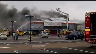 preview picture of video 'Matalan Fire Grimsby (06/06/10) Good Quality'