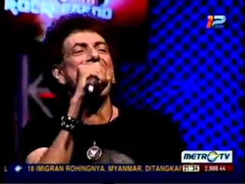 Ahmad Albar feat Eet Syahrani - Semut Hitam