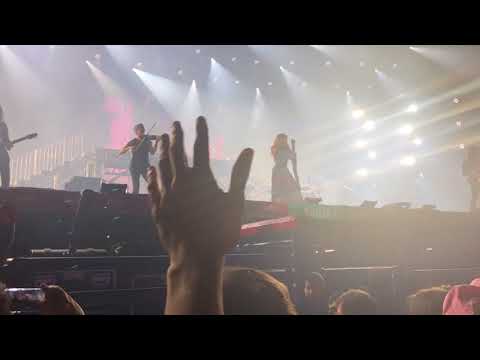 Blue Storm/ Man I Feel Like Woman/ Rock This Country - Shania Twain at Festa do Peão Barretos