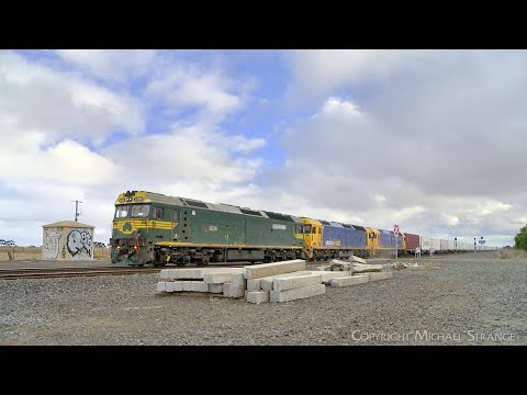 7902V Mildura Container Train At Buchter Road Railway Crossing, Gheringhap Loop (7/6/2024) - PoathTV