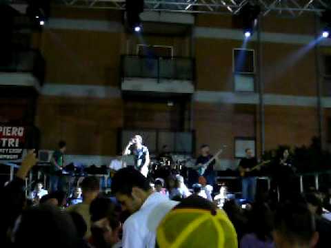 Fido Guido ft. Mama Marjas & the rootz band - Mai nisciune (Tamburi - 09-10-'09)