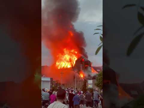 Zeer grote brand Steenstraat Boxmeer 24-8-2023 (deel 3) Beelden: Werner Verberk