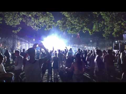 Audiofreq playing Zombie Nation by Kernkraft 400 at Ground Zero Festival 2016