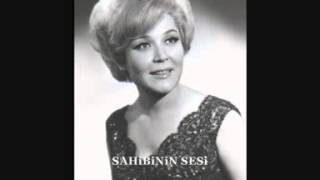 Nesrin Sipahi - BİR KENDİ GİBİ ZALİMİ SEVMİŞ