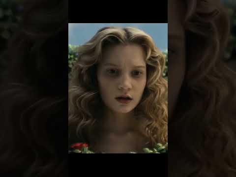 巨人アリスと赤いハートの女王 (Alice the Giant and the Red heart Queen)