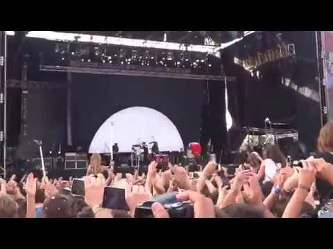 Imagine Dragons - Radioactive [Live Lollapalooza Chile 2014]
