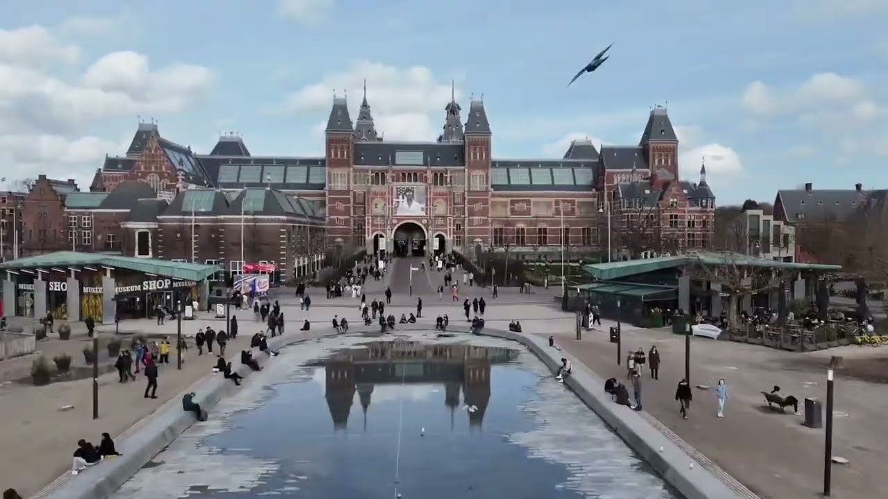 Immerse yourself in the bird's eye view of Museumplein!