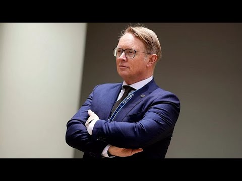 Video Thumbnail: "Keine Wahl" - Frontex-Cheff muss Menschen nach Libyen zurückschicken