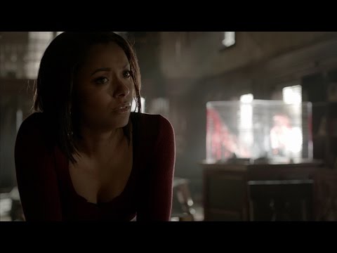 The Vampire Diaries 7x22 Everyone write to Elena, Damon and Enzo kill people