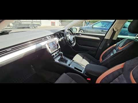 Volkswagen Passat SE BUSINESS BLUEMOTION 120PS 4DR - Image 2