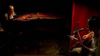 Metric - Help I&#39;m Alive - Acoustic