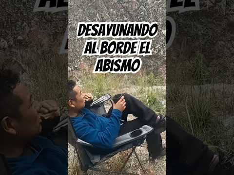 Desayunando al borde del #abismo #cañondelpato #ancash #huallanca #chimbote #huaylas