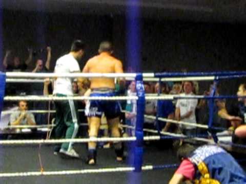 Muay Thai Anthony killeen v  Ray Douglas Part 1