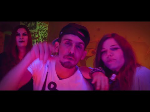 AT dr Depp wo rappt & BShariRoxanne - Sucht (Official Video)