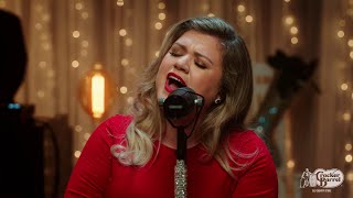 Kelly Clarkson - Christmas Eve (Cracker Barrel Rocking &amp; Stockings 2017) [4K]