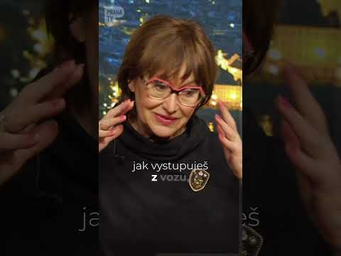 „Mám takovou metodu, jak vystupovat z vozu i po 500 kilometrech elegantně,“ říká Petra Černocká.