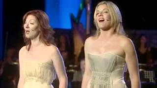 Hayley Westenra with Celtic Woman - Over the Rainbow (Live) -.mp4