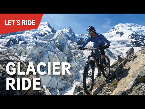 Biking next to glaciers with Ludo May & Kilian Bron.