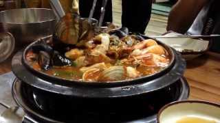 preview picture of video 'Seafood soup - Korea'