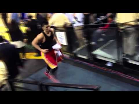 Jeremy Lin running back to lock room in slow motion  2013.03.08 vs Warriors