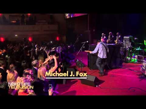 NEWS: Michael J Fox Jams with Coldplay & Tina Fey Dresses as Marty McFly