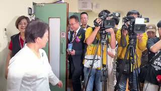 鍾東錦同框力挺選國民黨主席 盧秀燕微笑答謝