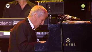 North Sea Jazz 2009 Live - Burt Bacharach - Walk on by (HD)