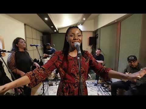 Elô Gonzaga - Poeira (Official Music Video)