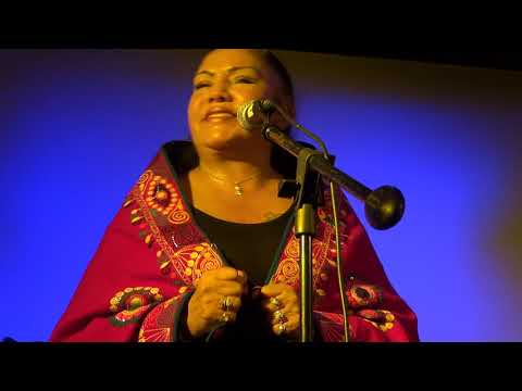 Betzabé Iturralde – Selección de Huayños – París Francia 2018