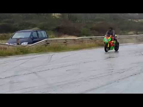 SUZUKI GSX-R1000 - Spanks Banks Fever Show (2014)